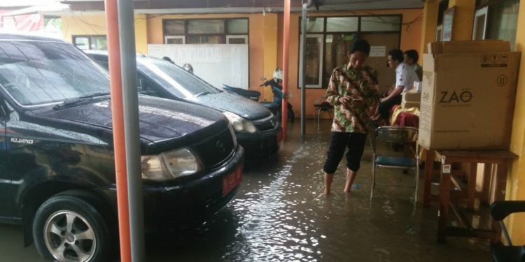 Kantor KPU Pamekasan Pelanggan Tetap Banjir