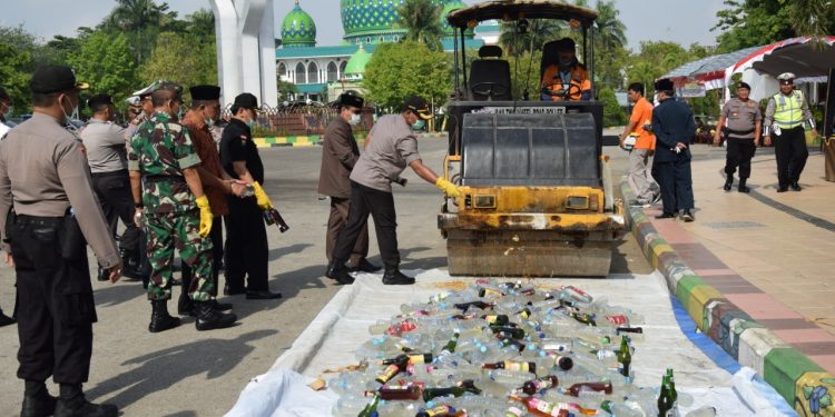 Polres Pamekasan Musnahkan Minuman Beralkohol