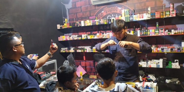 Trend Vapor Semakin Merambah Warga Pamekasan