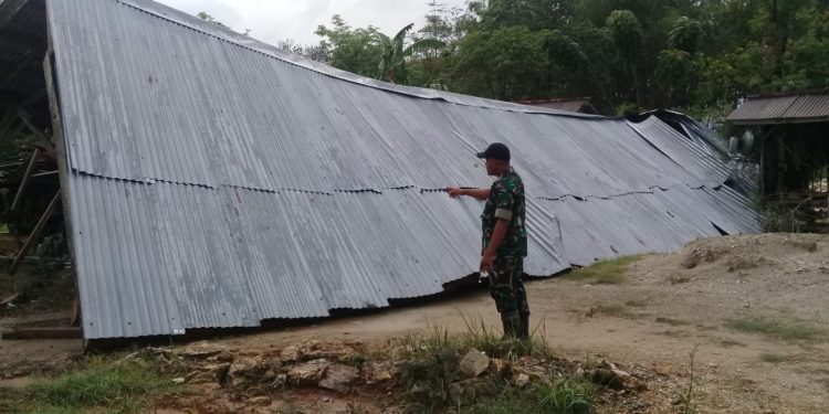 Dua Desa Porak Poranda Diterjang Puting Beliung