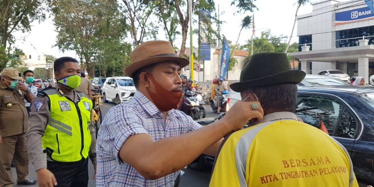 Lapas Pamekasan “Tabur” Ratusan Masker dan Nasi Bungkus