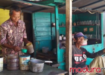 Warung Aktivis Nongkrong Dibobol Pencuri
