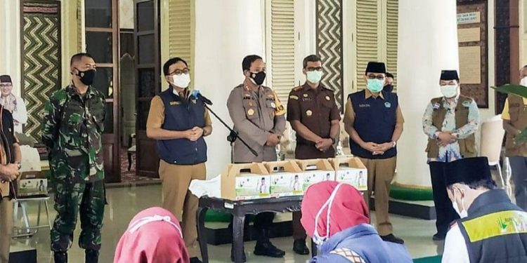 Data Penerima Bansos Isoman di Pamekasan Amburadul