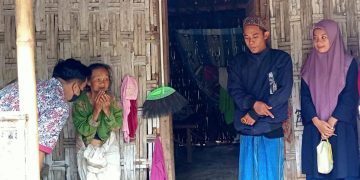 Forum Mahasiswa dan Pemuda Kadur Bagikan Sembako ke Duafa