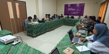 AJI Surabaya Gandeng IAIN Madura Gembleng 20 Jurnalis Ceck Fakta