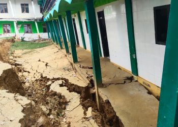 Santri di Sampang Mengungsi Akibat Sekolahnya Nyaris Roboh