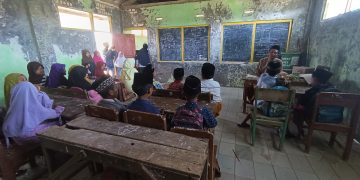 Madrasah di Pamekasan Terancam Roboh, Gurunya Dihonor Tak Menentu