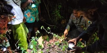 Petani Temukan Bayi yang Dibuang di Kuburan