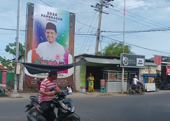 Baleho Ketua PKB Pamekasan Tutupi Baleho Pimpinan DPRD