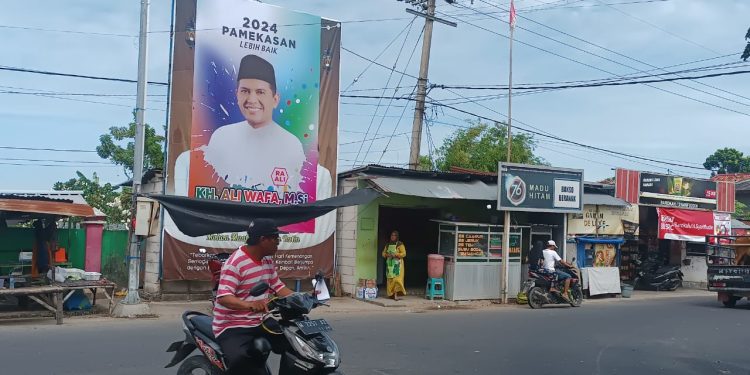 Baleho Ketua PKB Pamekasan Tutupi Baleho Pimpinan DPRD