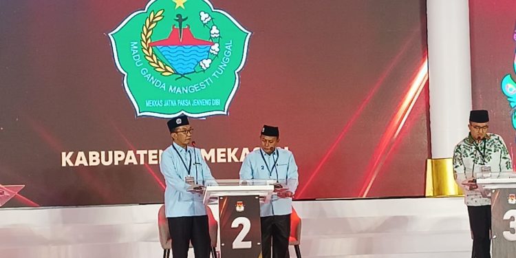 Tekan Angka Kemiskinan Paslon Kharisma Target Pertumbuhan Ekonomi 5,5 Persen  