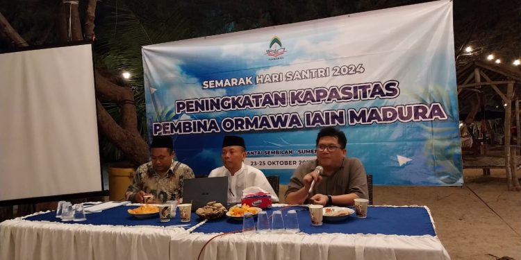 Konsolidasi Pembina Ormawa IAIN Madura Digelar di Pantai Sembilan