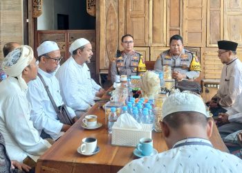 Netralitas Polisi Disoal Sejumlah Ulama Ngeluruk Rumah Kapolres Pamekasan