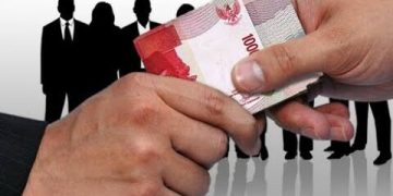 Anggota KPPS Desa Lancar Bagikan uang untuk Coblos Calon Berbakti