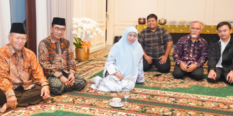 Khofifah dan Kiai Kholilurrahman Bahasa Pembangunan Pesantren dan Ekonomi Kreatif