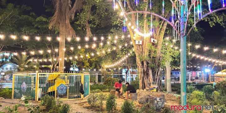 Arek Lancor Menyala Jadi Ikon Malam Kota Pamekasan