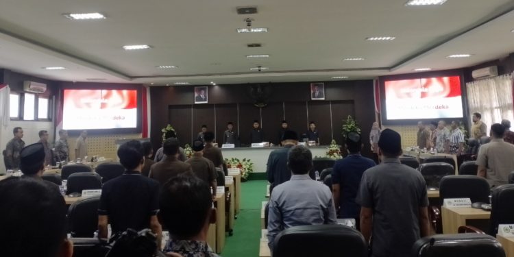 Bupati Pamekasan Sampaikan Nota RPJMD di Paripurna DPRD