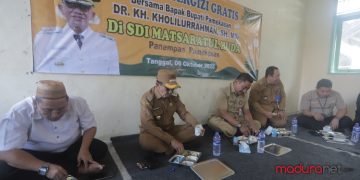 Santap MBG Bersama Siswa SD Bupati Pamekasan Ajak Orang Tua Tidak Ragu dengan Menu