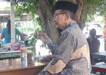 Bupati Pamekasan Pilih Warung Kopi Sederhana saat Mendampingi Istri Operasi di Surabaya