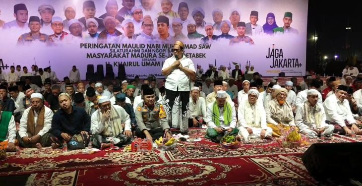 Tugu Monas Penuh dengan Orang Madura dalam Acara Maulid dan Ngopi Bareng Haji Her