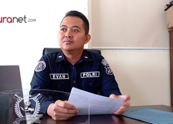 Kasi Humas Polres Pamekasan Ipda Yoni Evan Pratama saat ditemui di tempat kerjanya.
