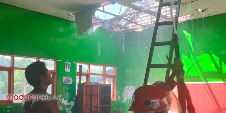 Kerusakan SDN 4 Teja, Dusun Jalan Tinggi, Teha Timur, Pamekasan, akibat kebakaran.