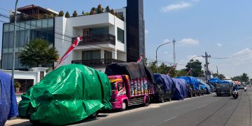 Pedagang Rela Antri  4 Hari Demi Jual Tembakau ke Bawang Mas