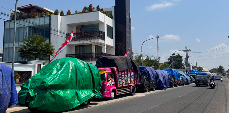 Pedagang Rela Antri 4 Hari Demi Jual Tembakau ke Bawang Mas