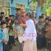 Haji Her Terpana Puisi Siswi SDN Kowel 3 hingga Berbuah Sumbangan Pembangunan Gedung